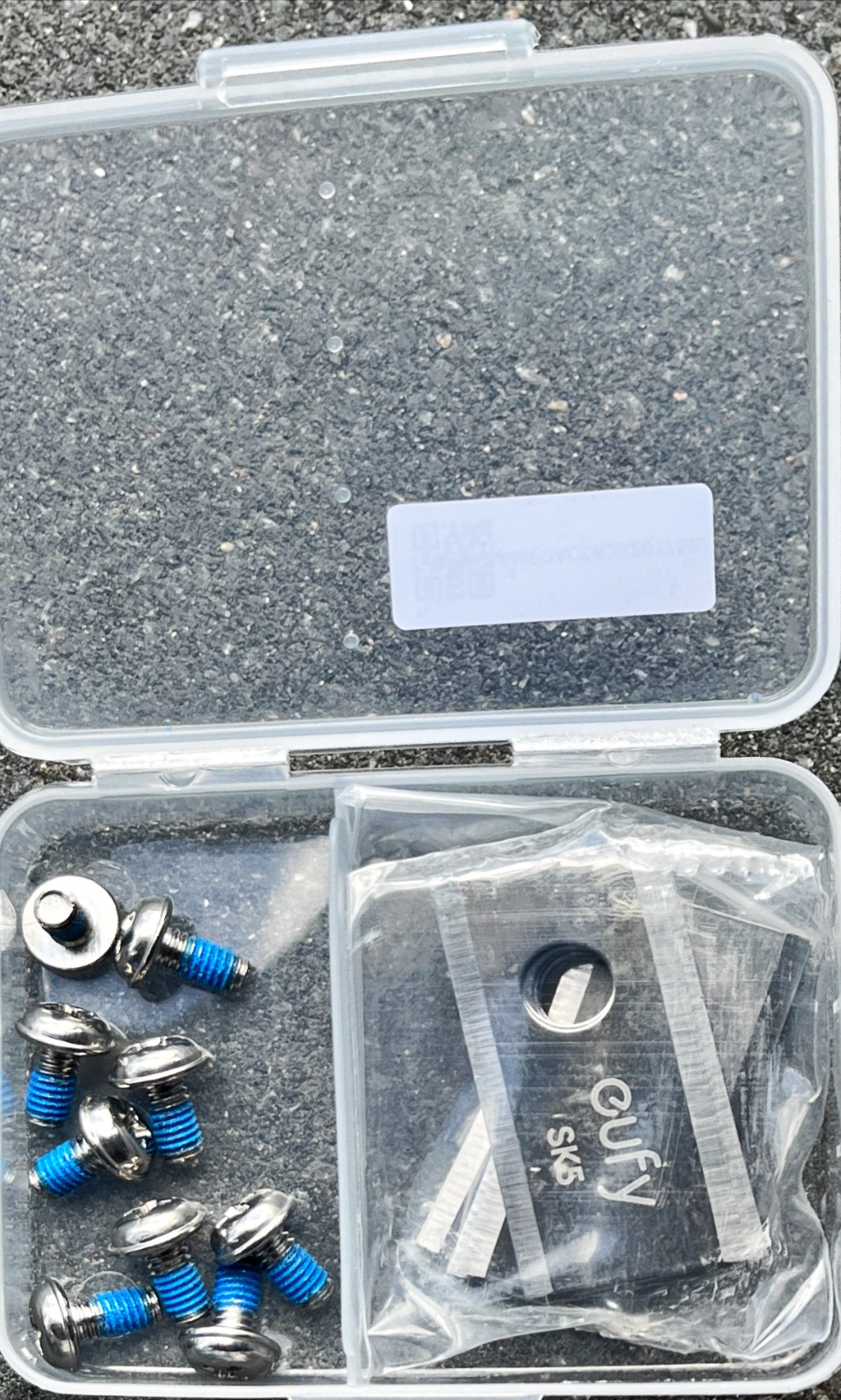 eufy E15 SKS Ersatzmesser-Set in der Kunststoffbox – 9 neue Klingen mit blauen Schrauben